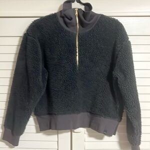 EUC VARLEY Black Sherpa Pullover w/ 3/4 Gold Zipper Size Medium